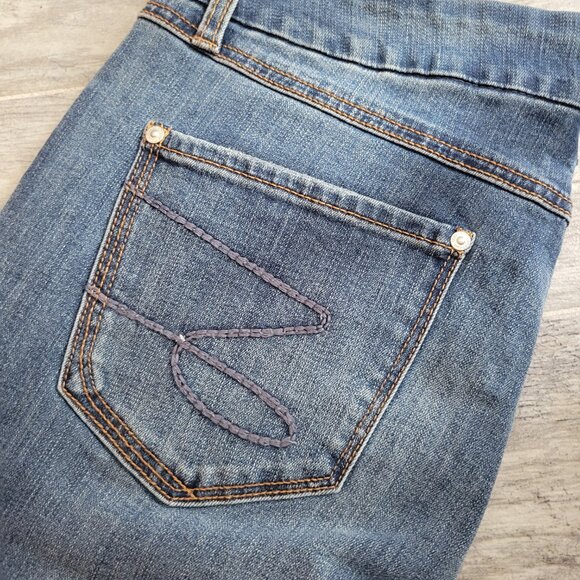 Seven7 Jeans Women's 14 Blue Denim Tummy Slimming Straight Leg Pants NWT - Picture 2 of 8